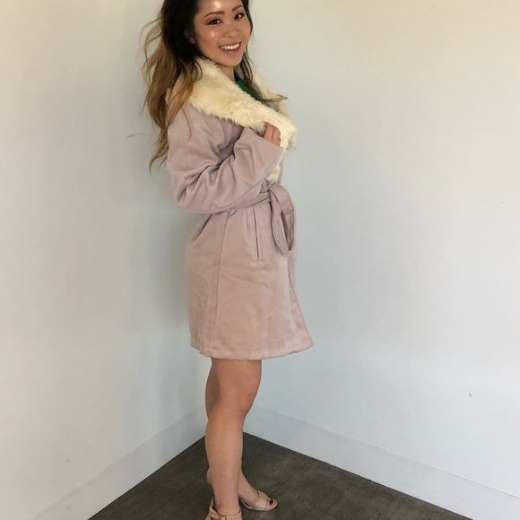 Size Small Pink Robe w/ Faux Fur Collar - Picture 6 of 6